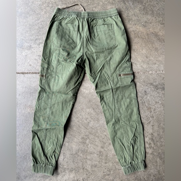Bullhead Green Cargo Pants with Elastic Waistband - Picture 3 of 4